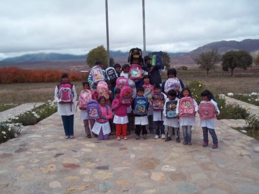 Mochilas completas para escuelas rurales