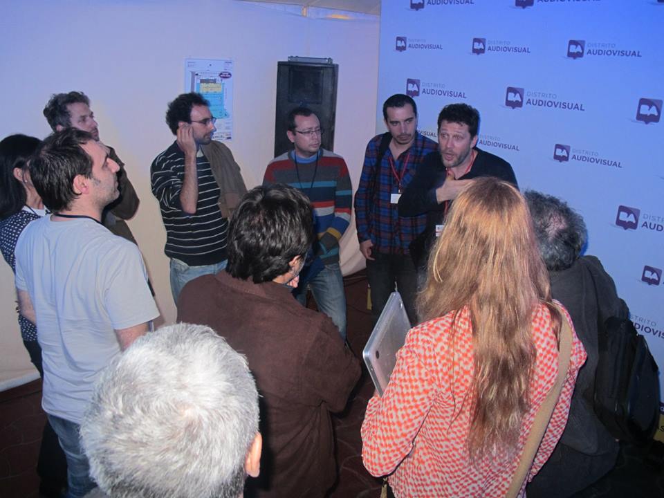 Damián Kirzner junto a los participantes de "Nuevos contenidos". Fuente: facebook oficial del evento