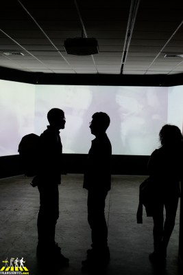 Scentless es una instalación audiovisual con audio y  proyecciones sobre la ciudad.